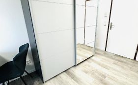Elegant Urban Retreat 05